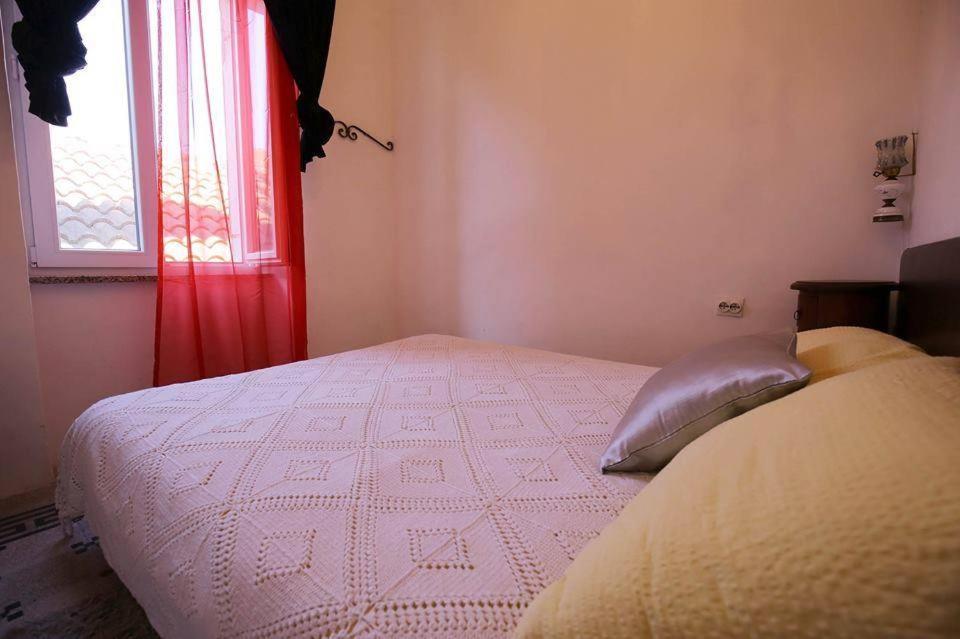 Banksy Art Apartment *